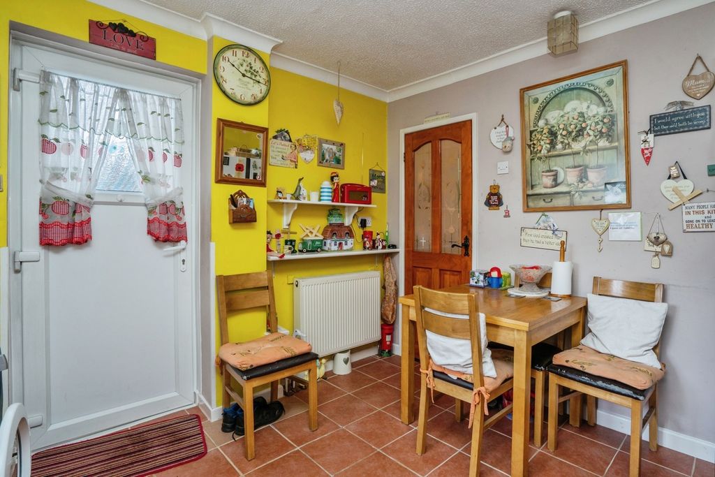 Property photo 3 of 17 Photo