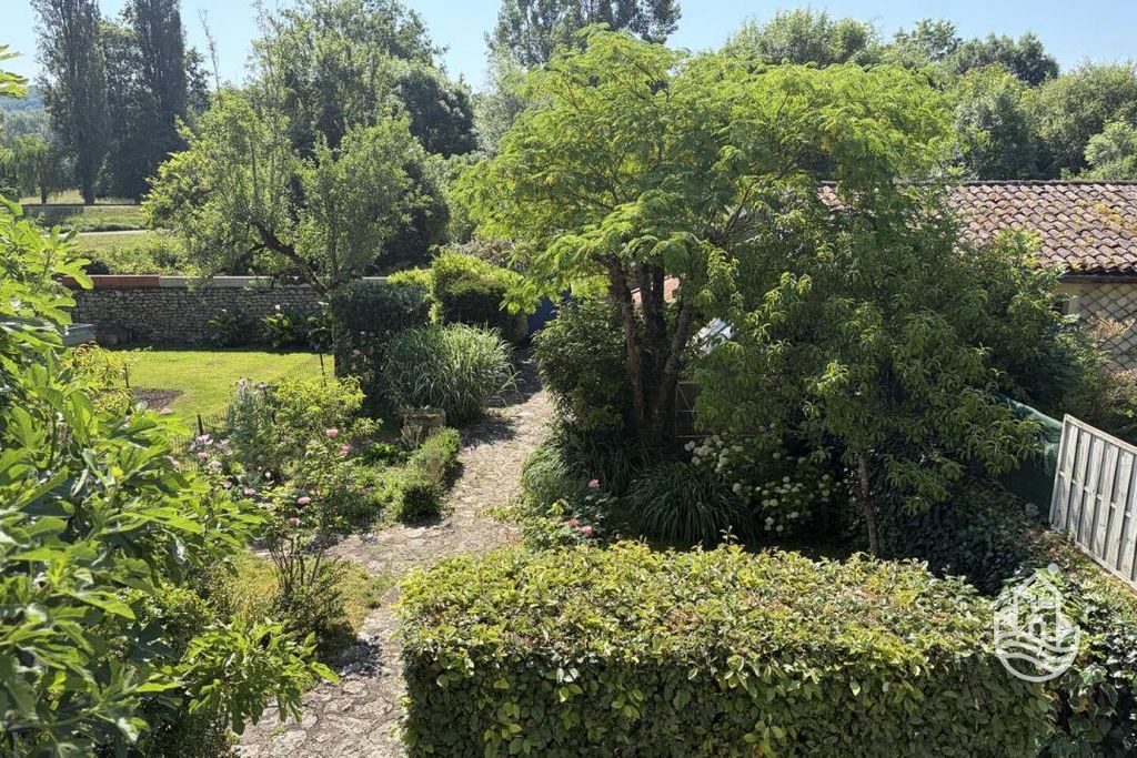 Property photo 3 of 21