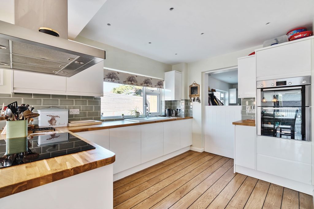 Property photo 2 of 31 1281318 (26)