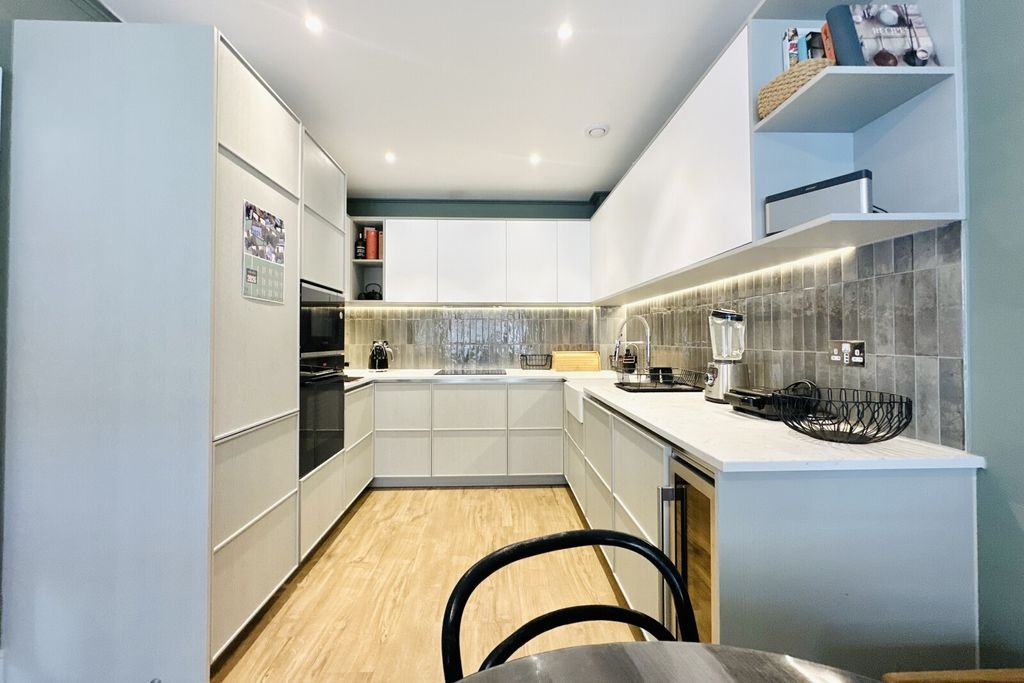 Property photo 3 of 20 Picture No. 05