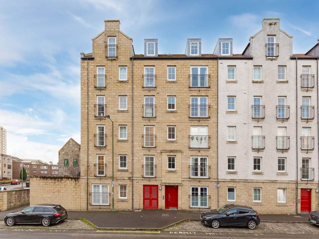 Property photo 1 of 18 1