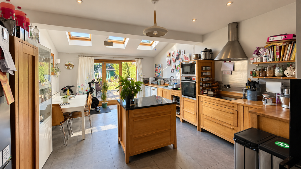 Property photo 2 of 16 Kitchen