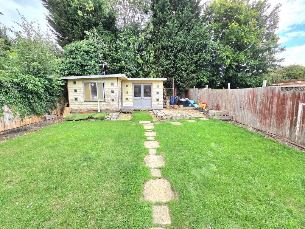 Property photo 3 of 25