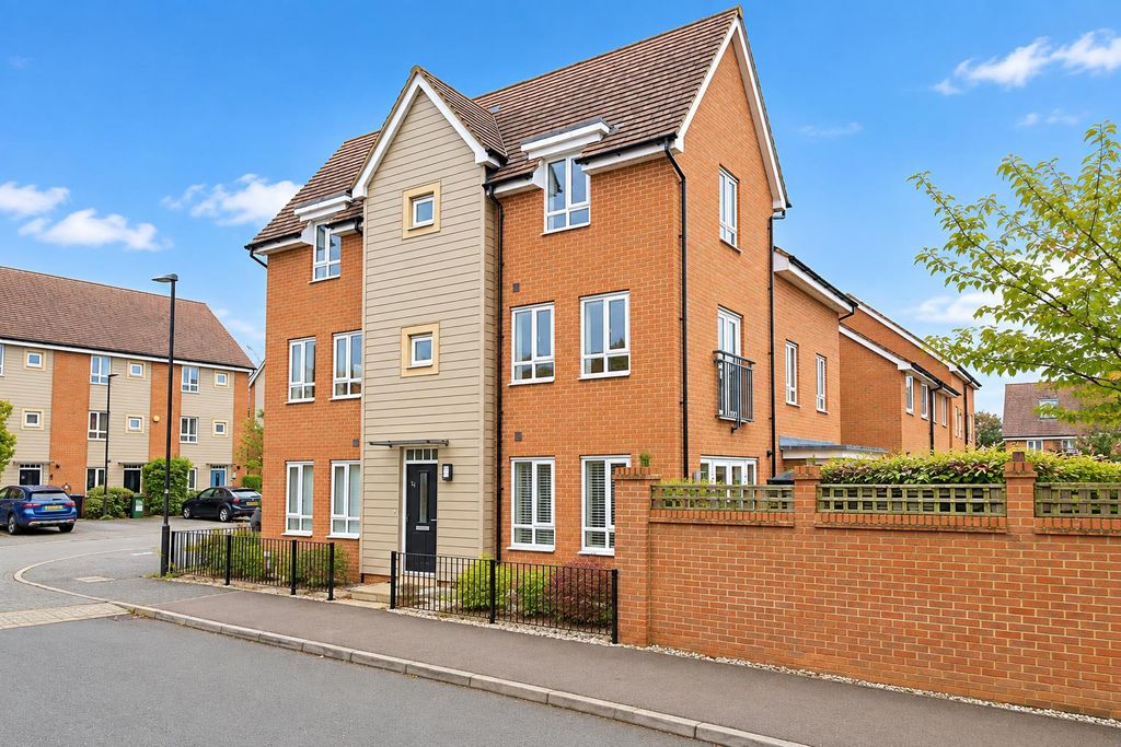 Property photo 2 of 17 19.Png