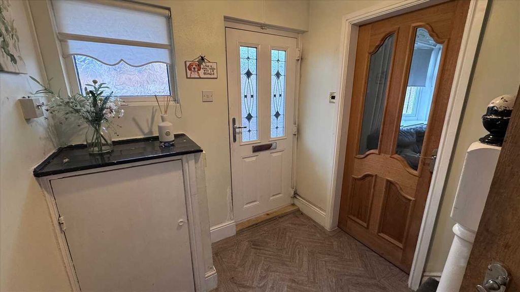 Property photo 2 of 13 Hall