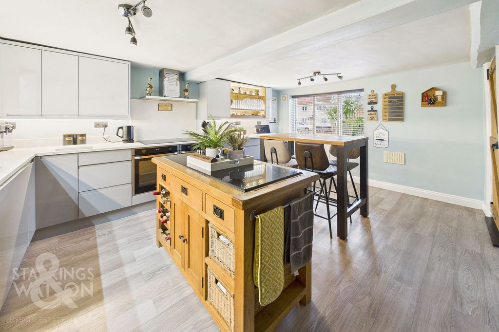 Property photo 1 of 26