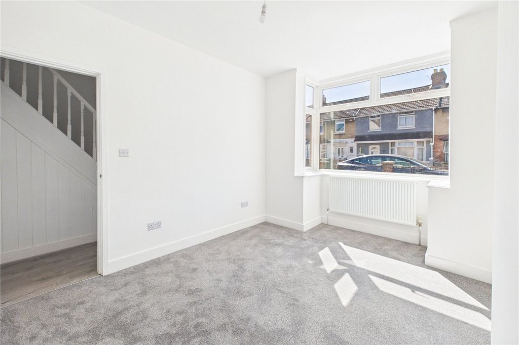 Property photo 3 of 15 Picture No. 04