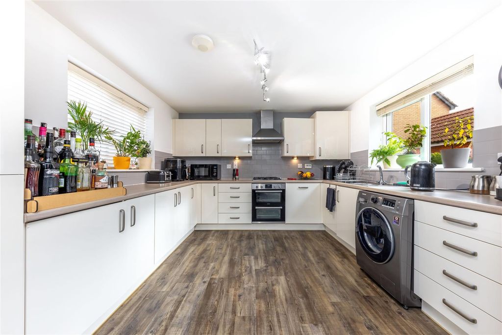 Property photo 2 of 22 Kitchen Area
