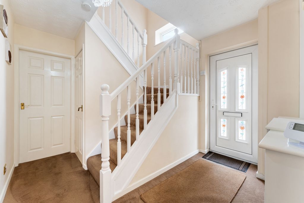 Property photo 2 of 12 3 Carpenter Grove-13