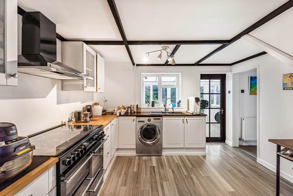 Property photo 2 of 24