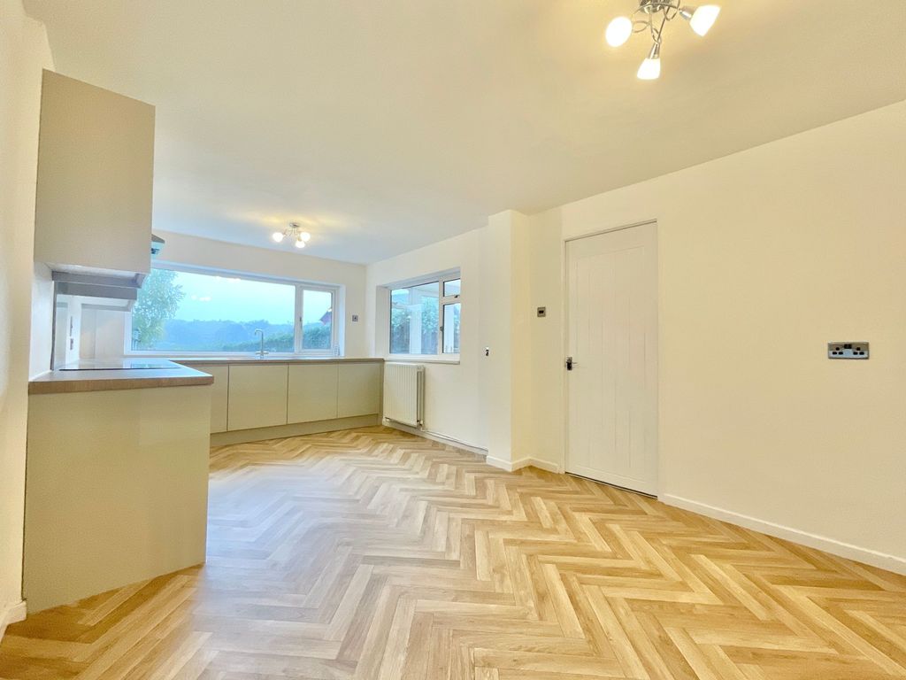 Property photo 2 of 35
