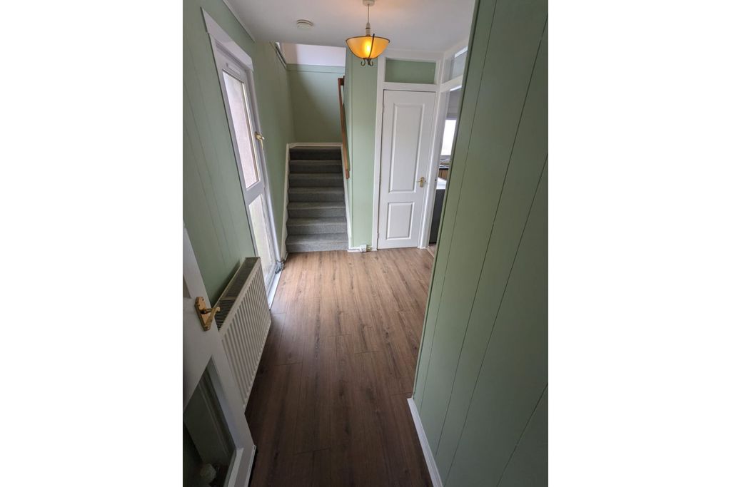 Property photo 2 of 10 Hallway
