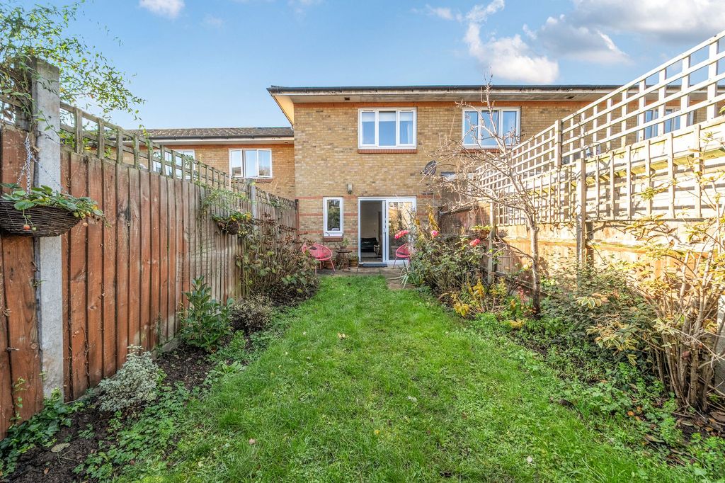 Property photo 2 of 17