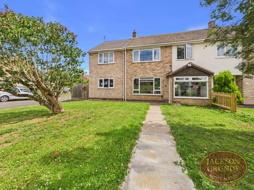 Property photo 1 of 19 Greenwood Close