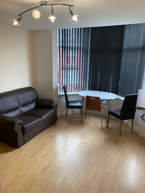 Property photo 1 of 7 Curzon Avenue