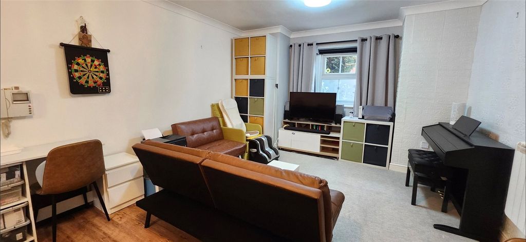 Property photo 2 of 9 Picture No. 01