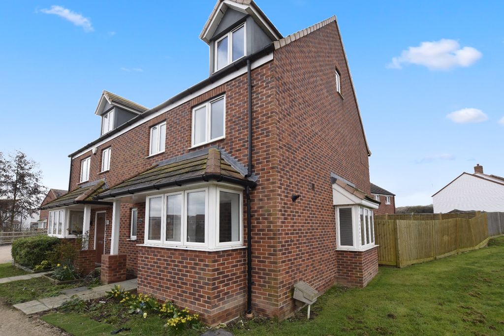Property photo 1 of 19 5272890