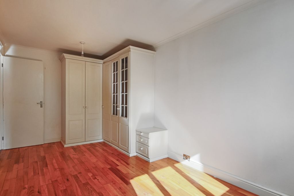 Property photo 3 of 18 11 Fidler Place, Bushey, Wd23 4Uf