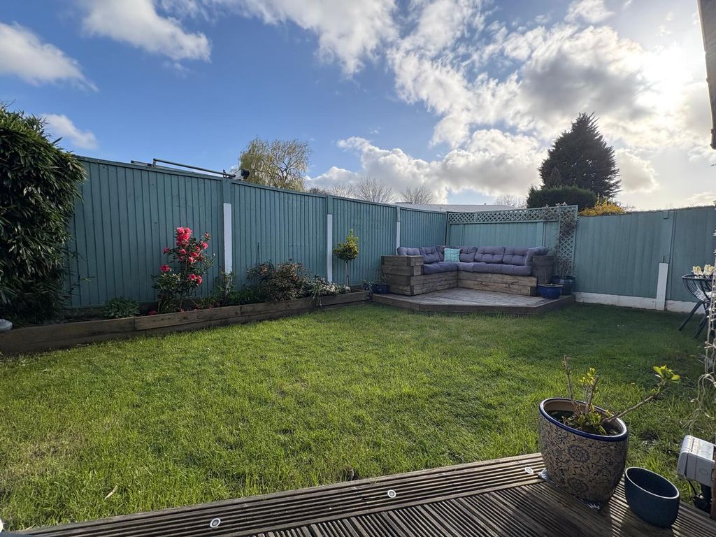 Property photo 3 of 25 3. Garden