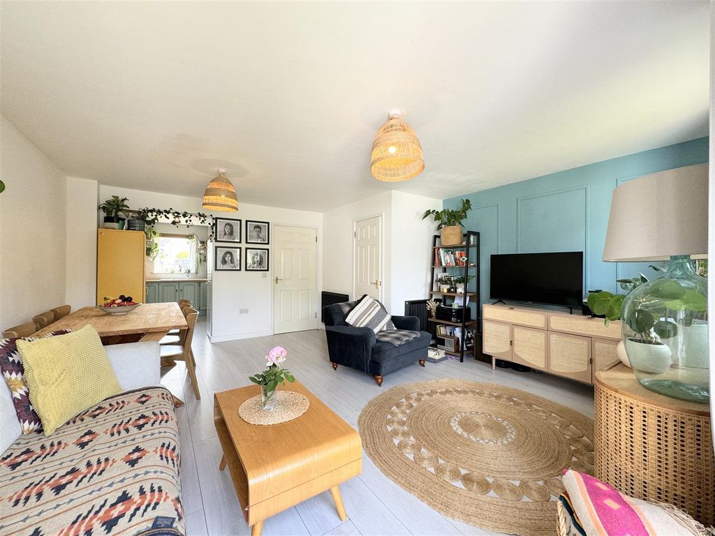 Property photo 2 of 29 Lounge Area