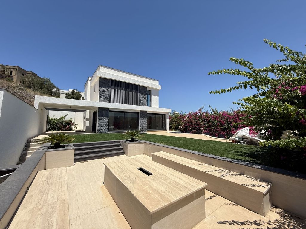 Property photo 3 of 23 Sea View Villa With A Private Pool For Sale In Yalikavak, Bodrum Â€“ Gorgeous Seating Area