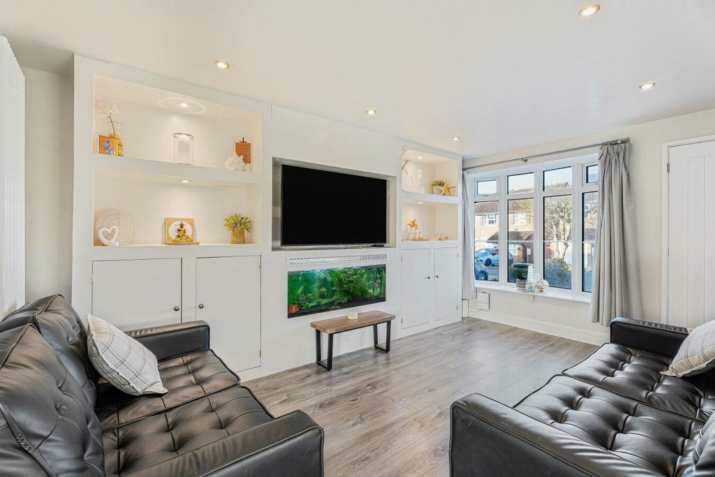 Property photo 3 of 14