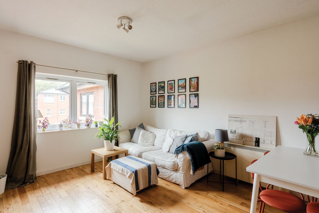 Property photo 2 of 11 2