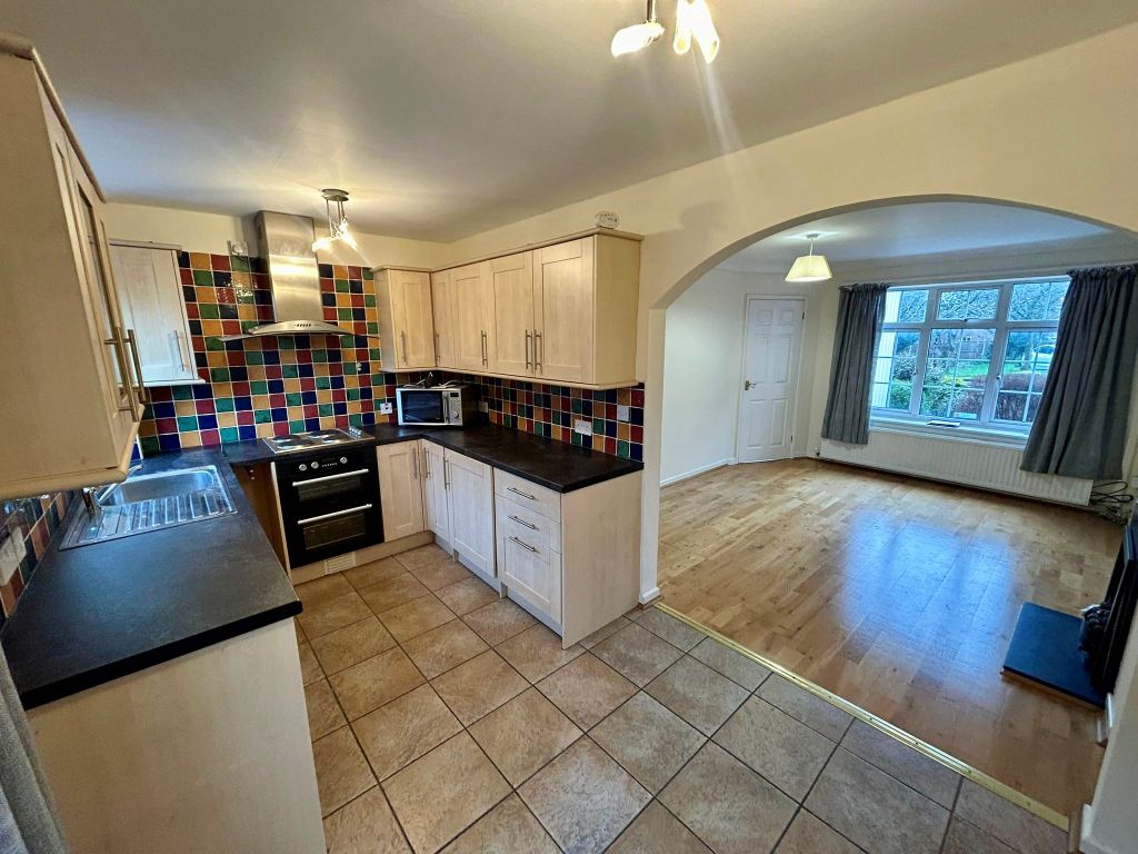 Property photo 2 of 12 7