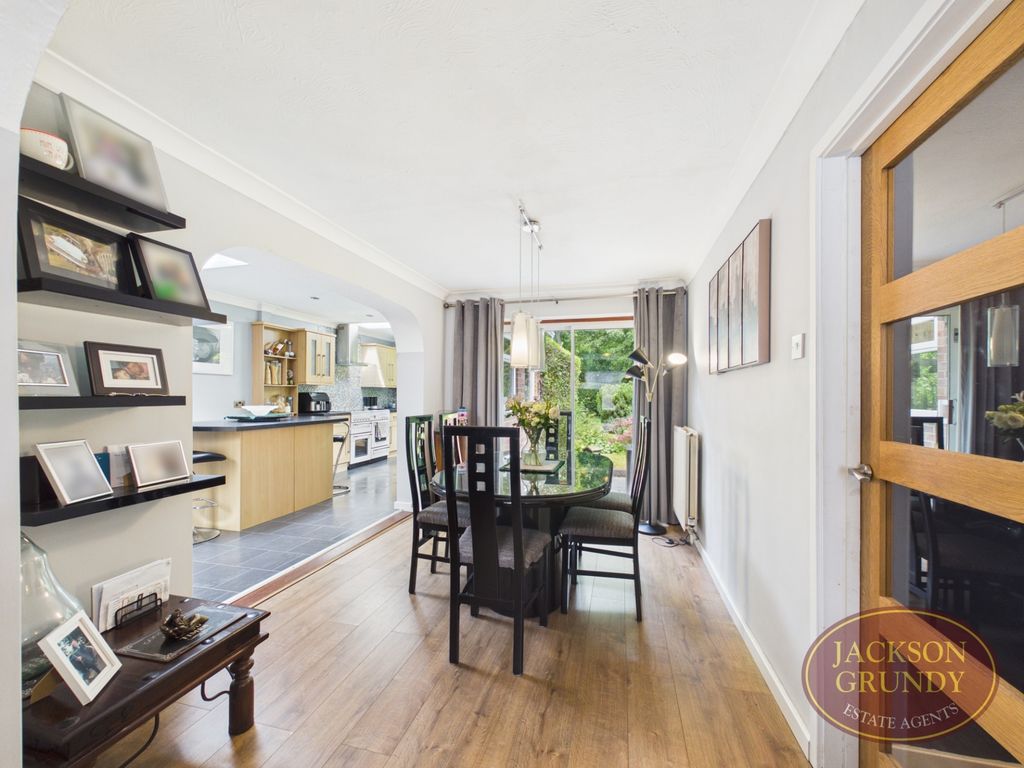 Property photo 3 of 26 Lingswood Park