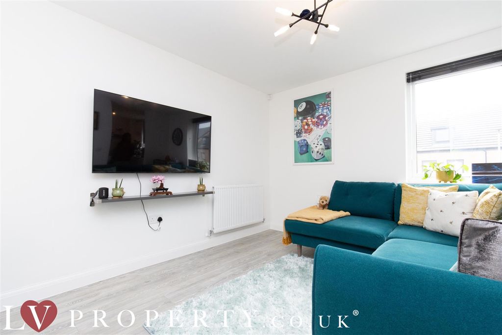 Property photo 3 of 17 N2.Jpg