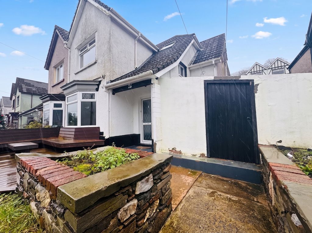 Property photo 3 of 31