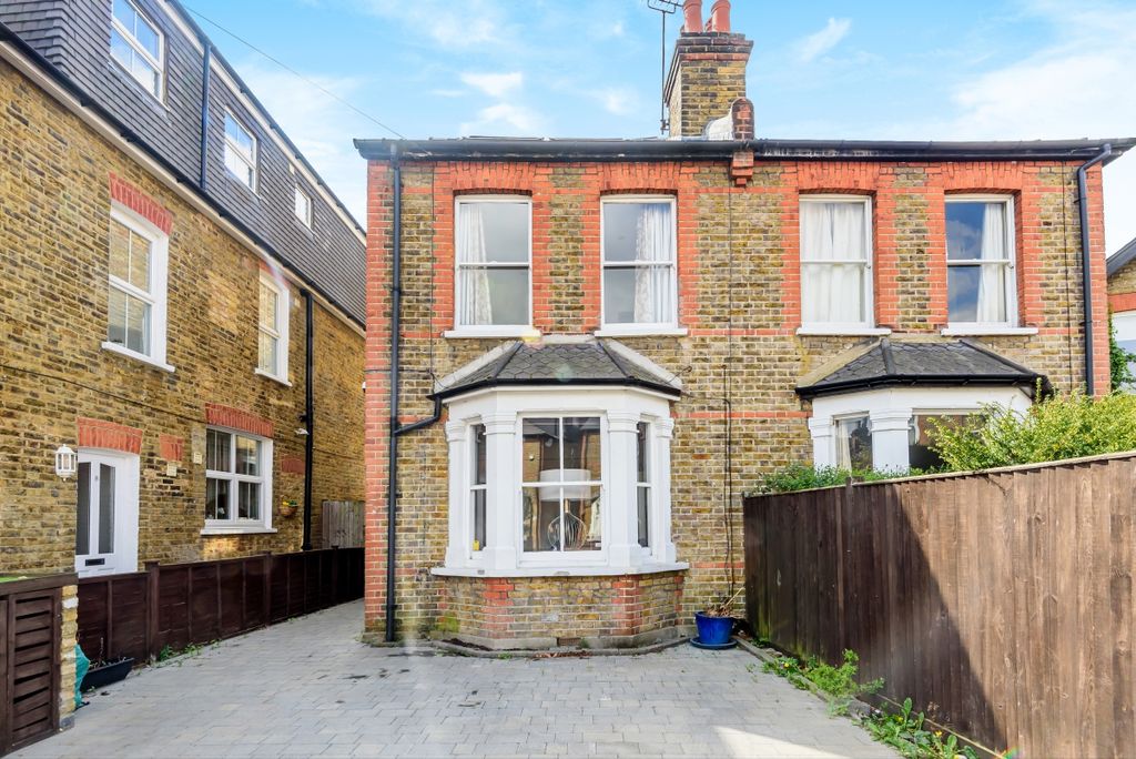 Property photo 1 of 6 841575 (1)