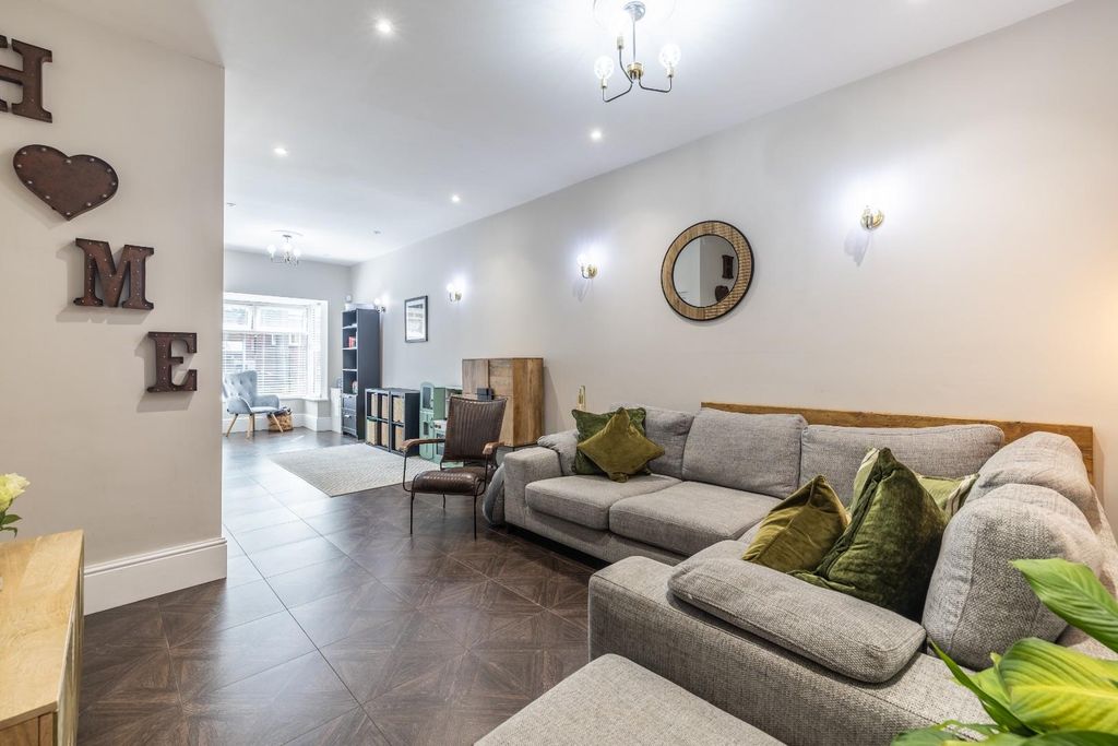 Property photo 2 of 29 2