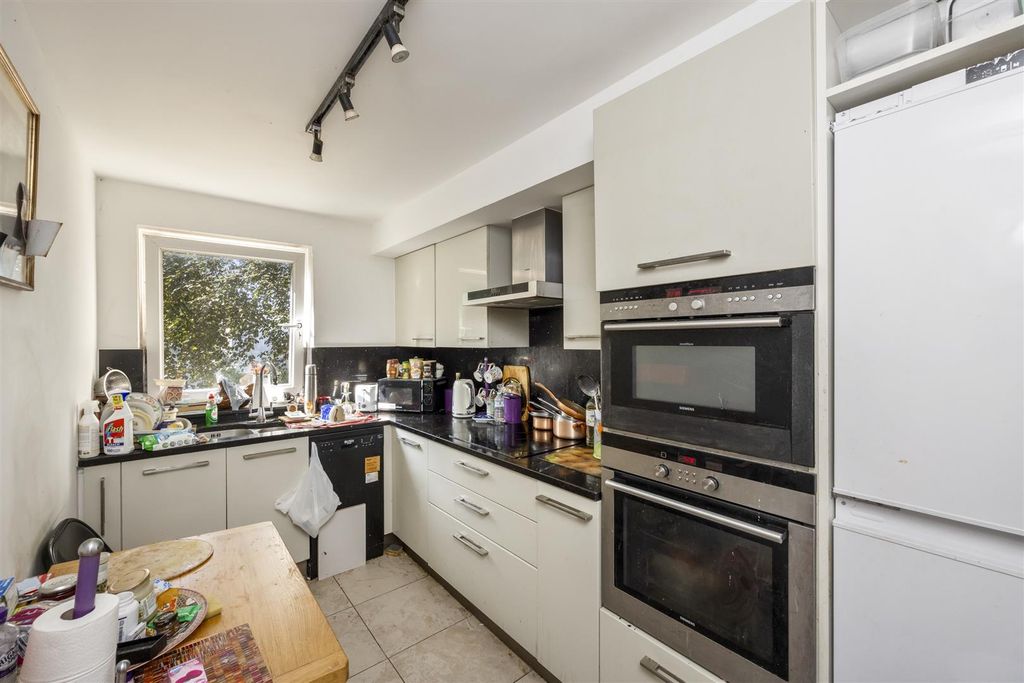 Property photo 2 of 14 Kitchen