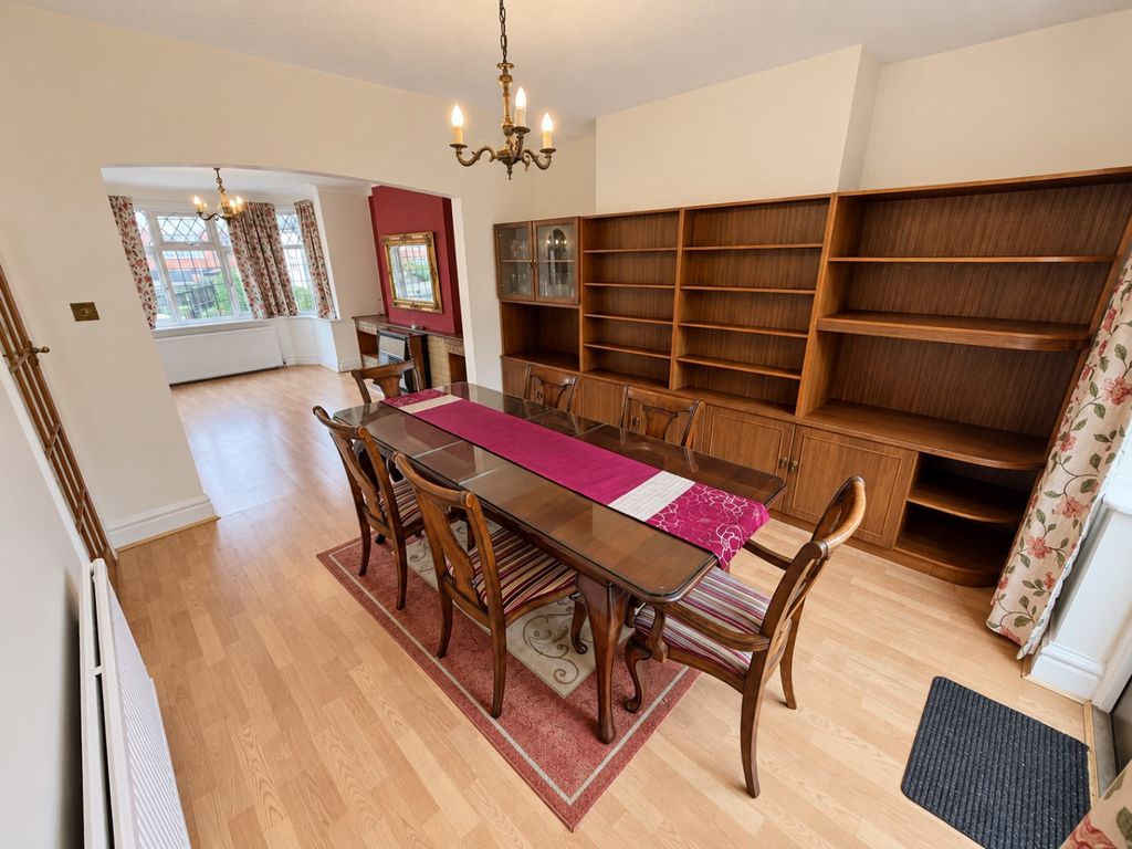 Property photo 3 of 11 4340512