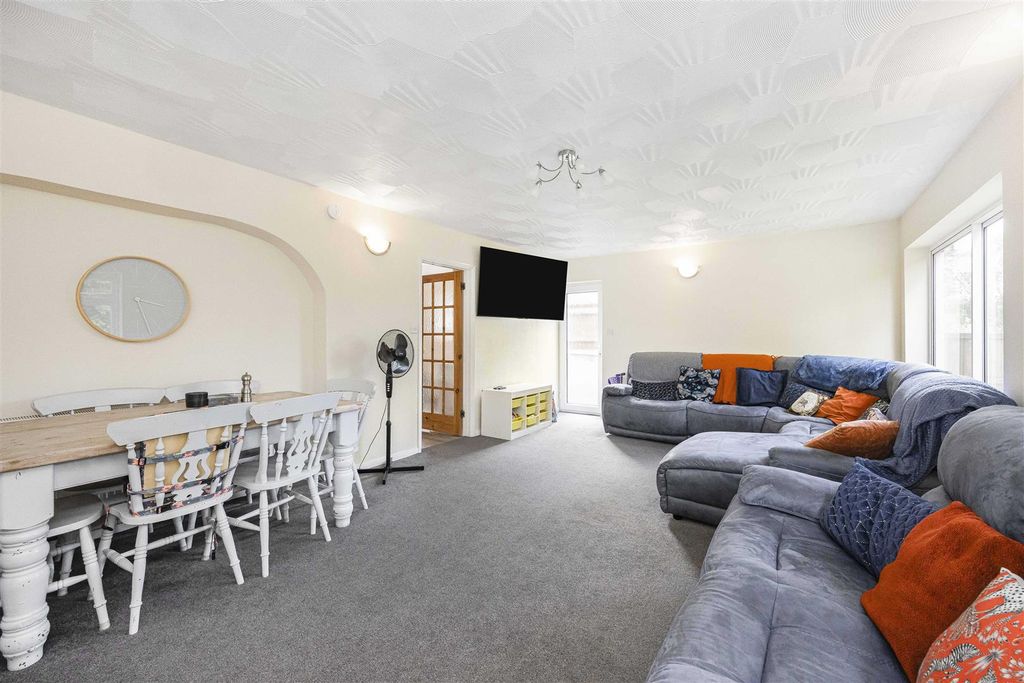 Property photo 3 of 18 Reception Room