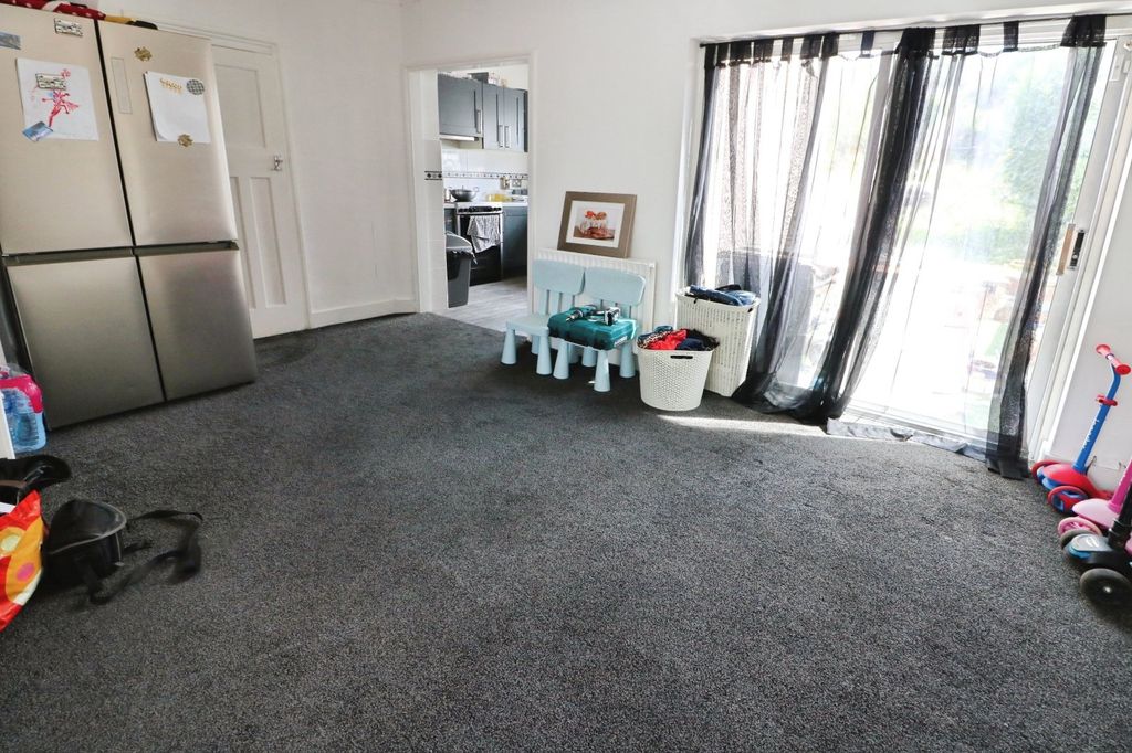 Property photo 3 of 8 Picture No. 04