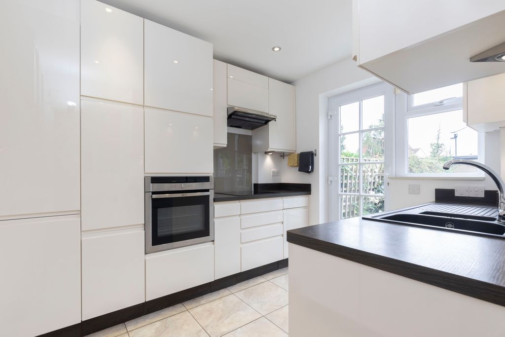 Property photo 1 of 17 58 St Stephens Rd-13