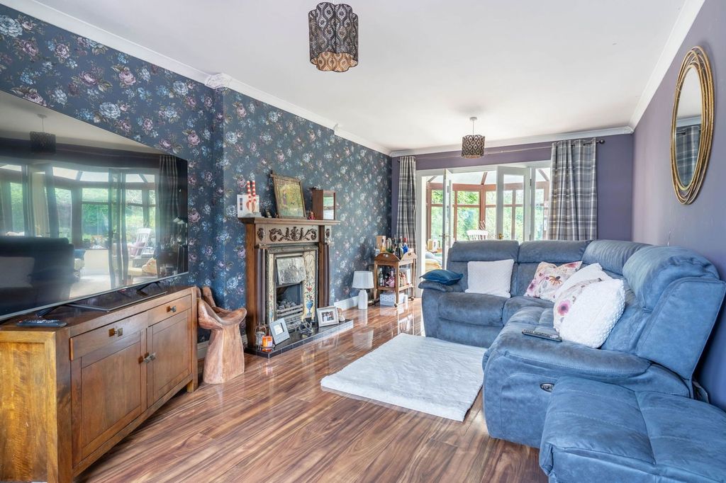 Property photo 3 of 19