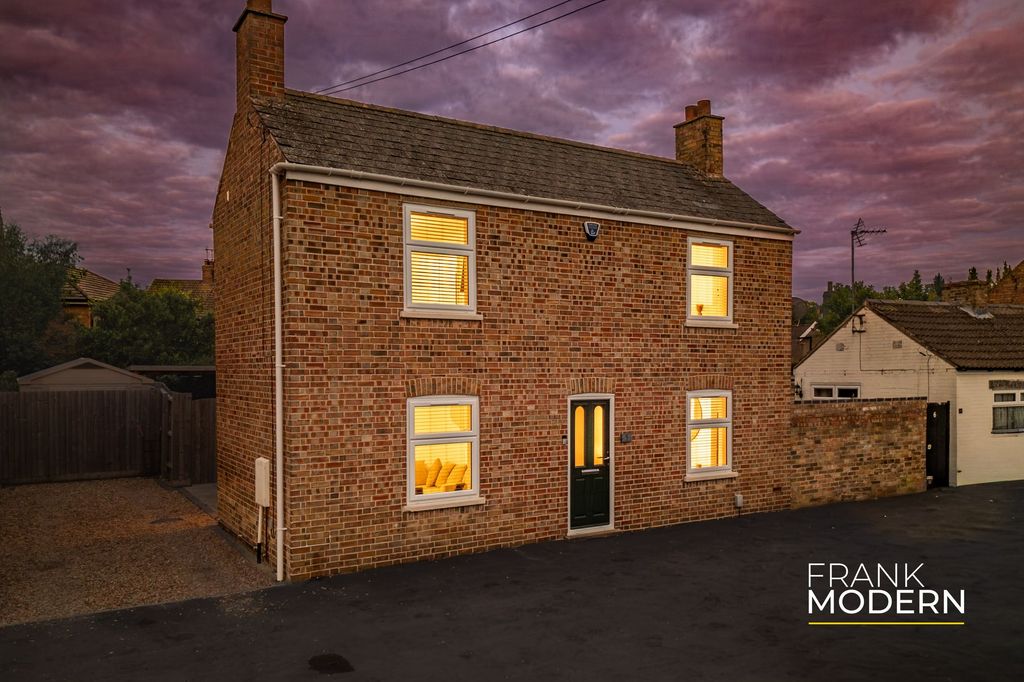 Property photo 1 of 53