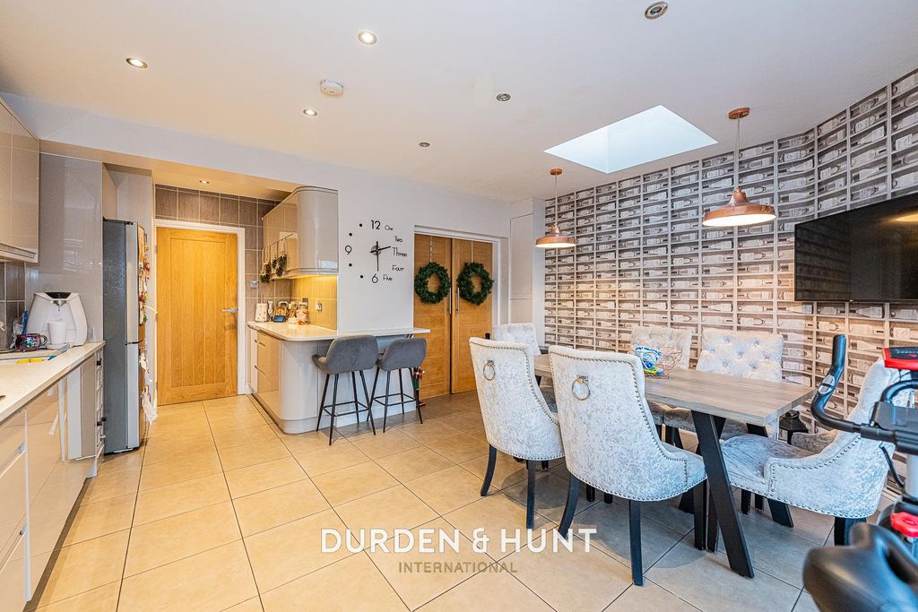 Property photo 2 of 28 Faircross-20.Jpg