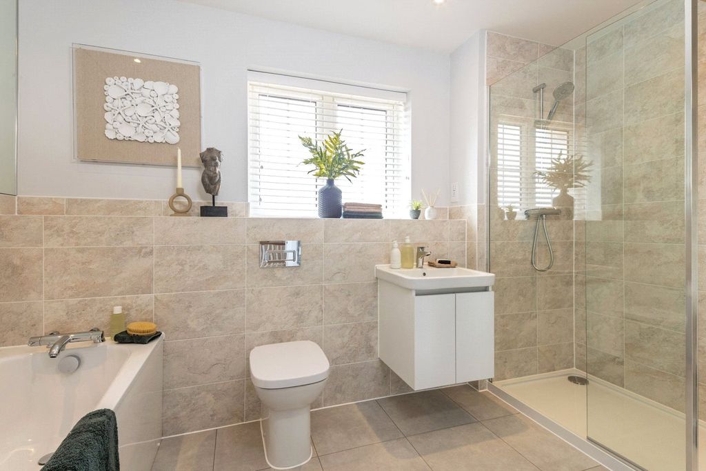 Property photo 2 of 18 Picture No. 36