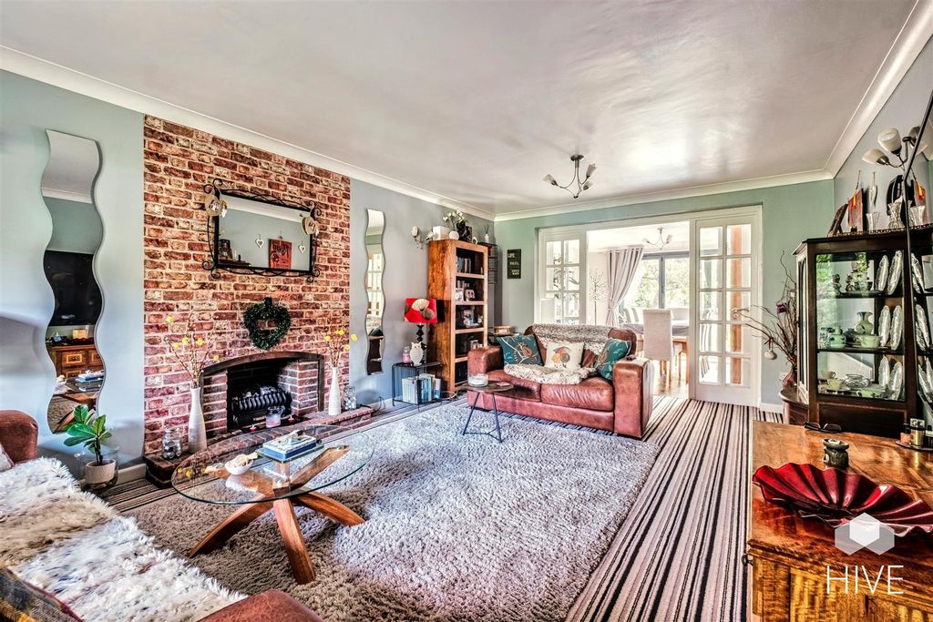 Property photo 2 of 31