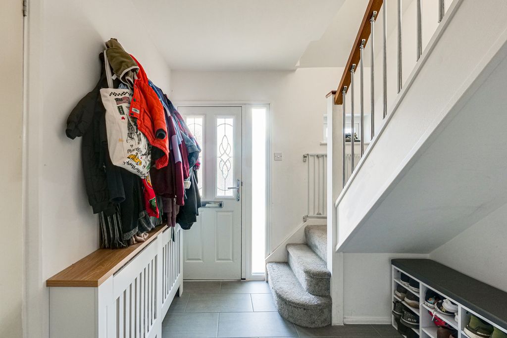 Property photo 2 of 21