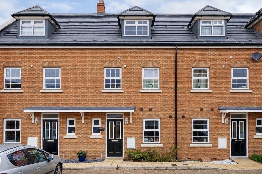 Property photo 1 of 13 Frederick Place (1).Jpg