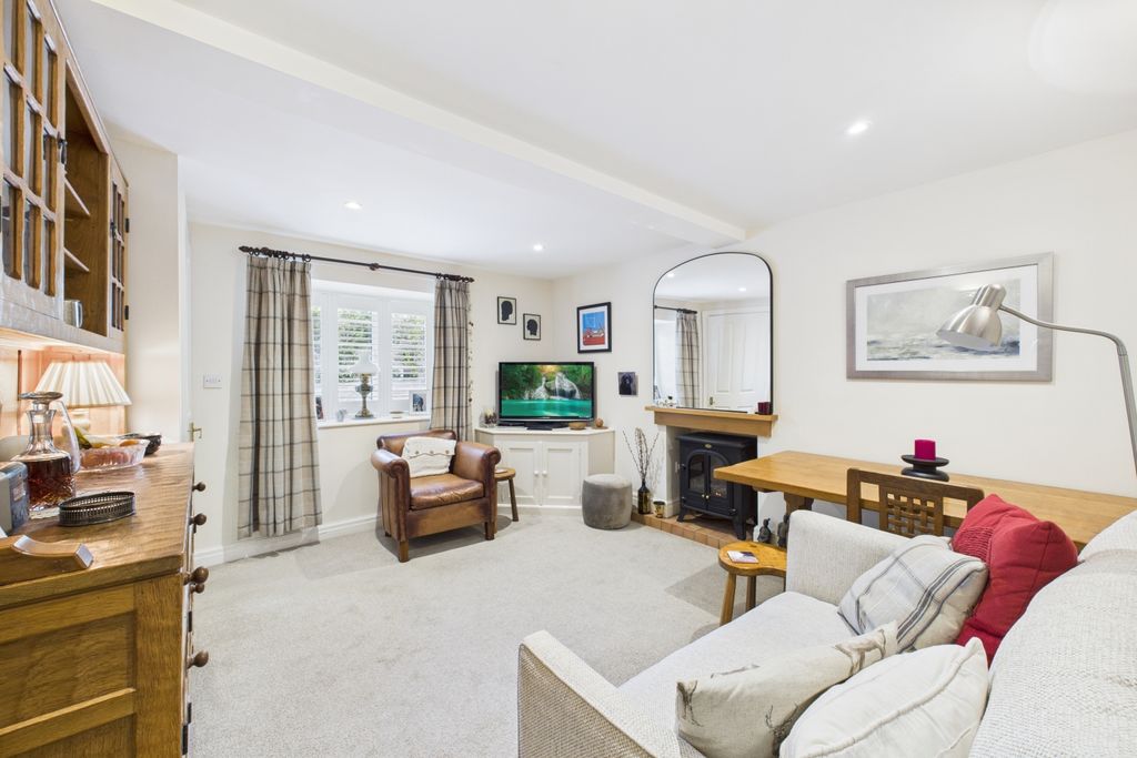 Property photo 2 of 18 Living Room