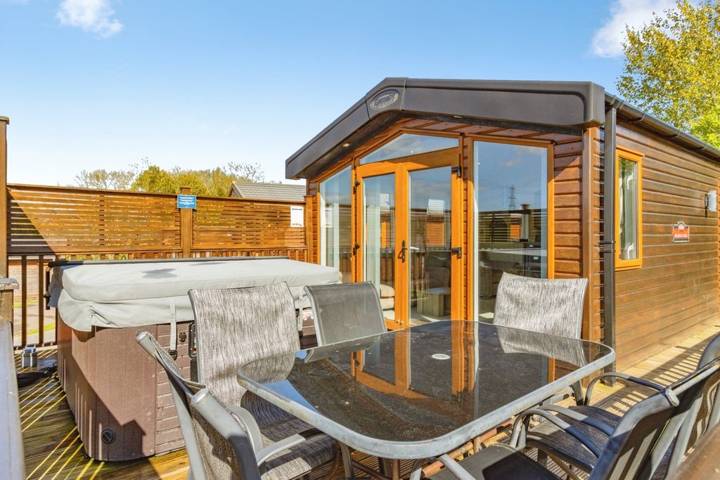 Property photo 1 of 19 Pbox-Img.Jpg