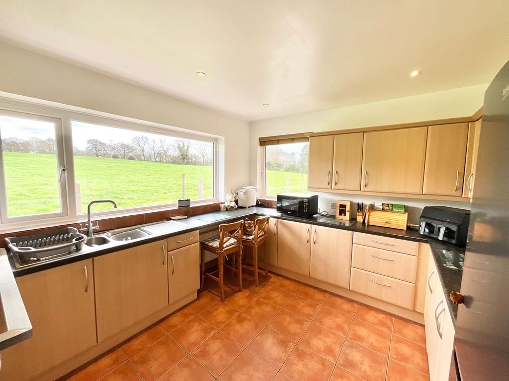 Property photo 2 of 37