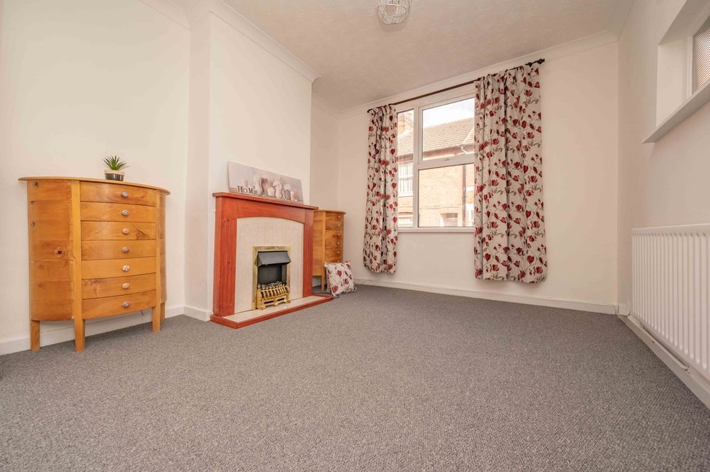 Property photo 3 of 9 Living Room