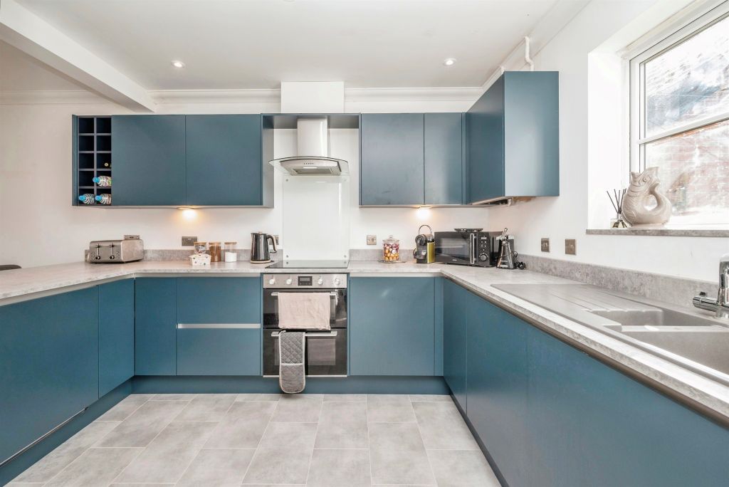 Property photo 3 of 17